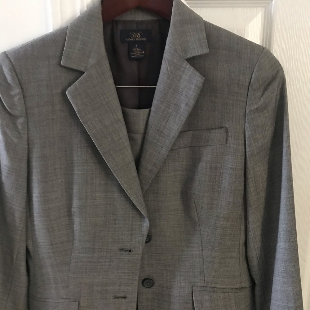 346 Brooks Brothers 2 piece suit